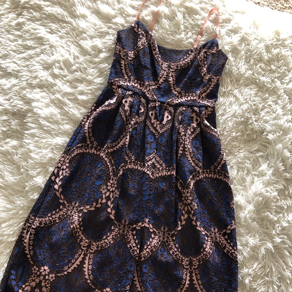 BCBG MAXAZARIA midi dress